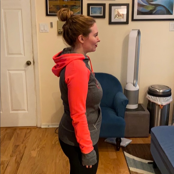 Nike Therma-Fit hoodie in pink and black NWOT - Picture 4 of 9